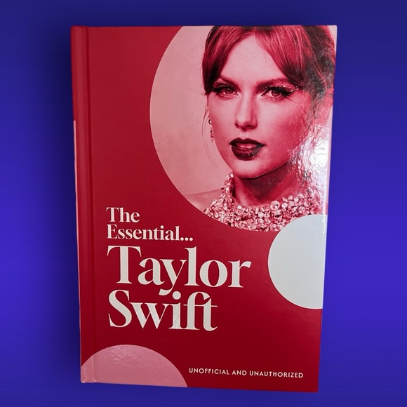 TAYLOR SWIFT COFFEE TABLE BOOK FOR SWIFTY FANS GIRLS GIFT NEW CHRISTMAS - Picture 2 of 6